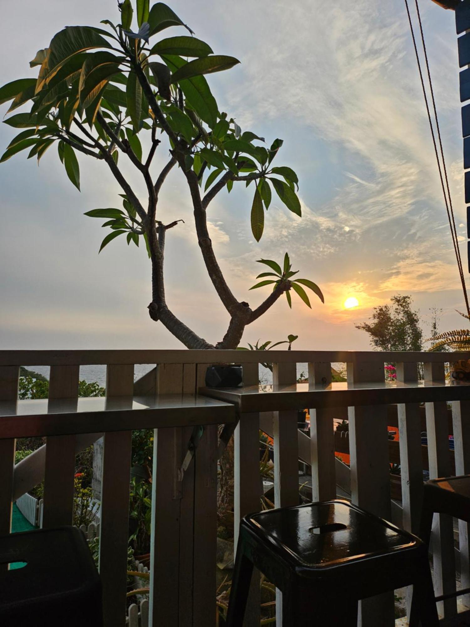 舞浪海景旅店 Hotel Xiaoliuqiu Luaran gambar